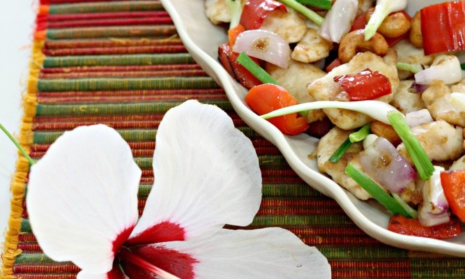 Pollo con anacardi e i segreti dello “stir-fried”